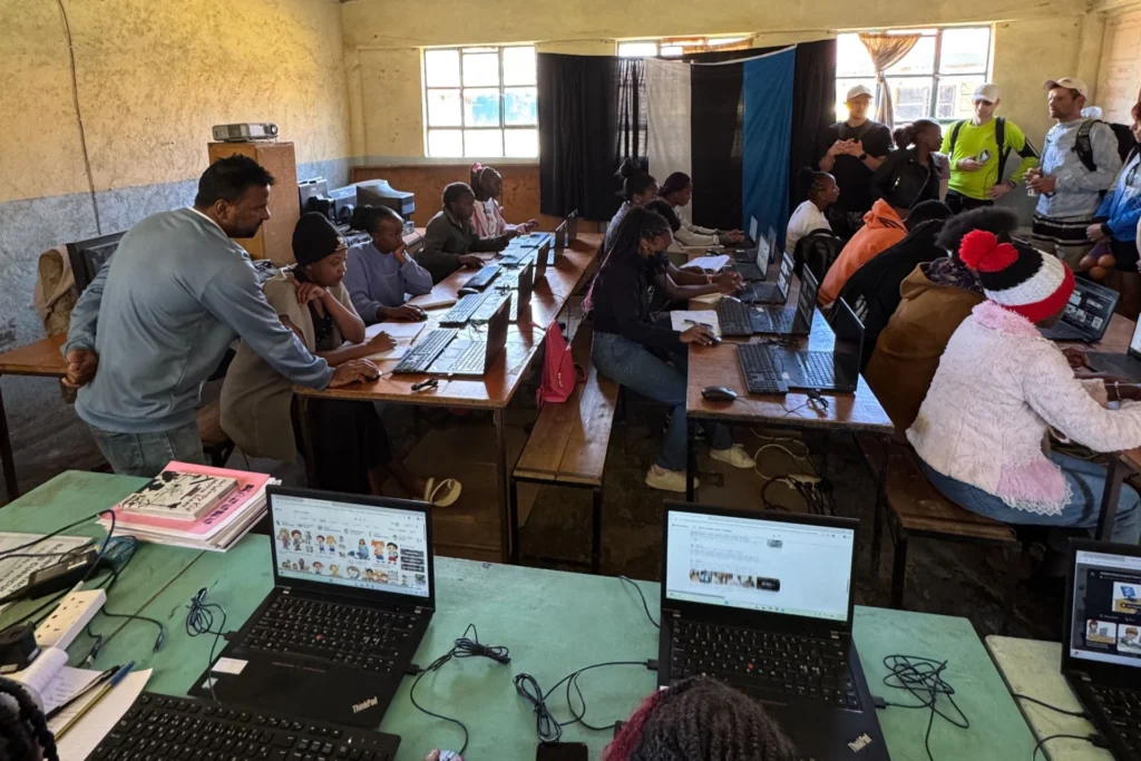 Arvutikursus Falling Waters koolis Nyahururus MTÜ Eesti Maja Keenias